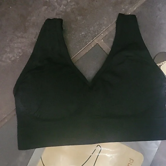 NWT Truekind Everyday Throw-on Wireless Bralette Bra Black Seamless Size XS - Picture 3 of 4